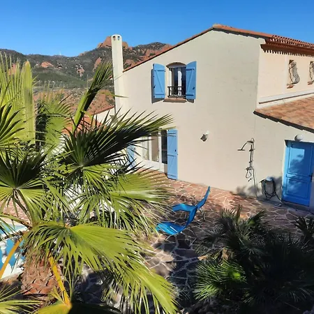 Anthea Saint-Raphaël