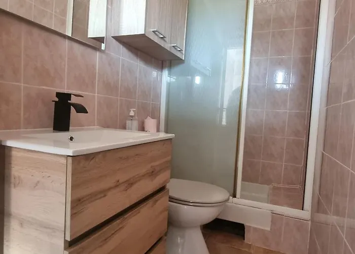 Anthea Saint-Raphaël