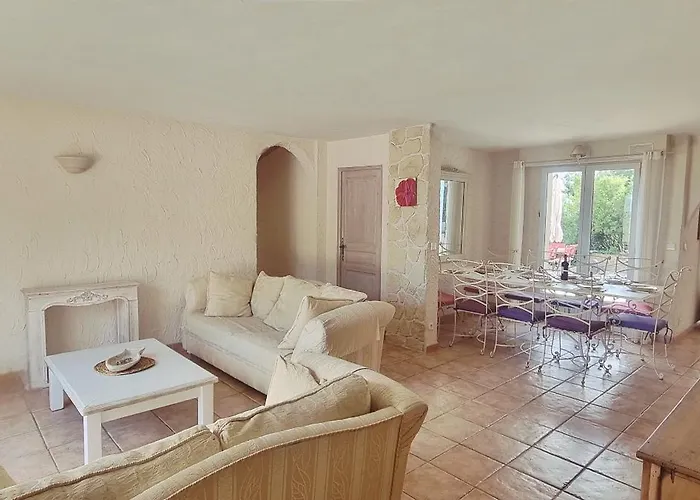 Anthea Vila Saint-Raphaël